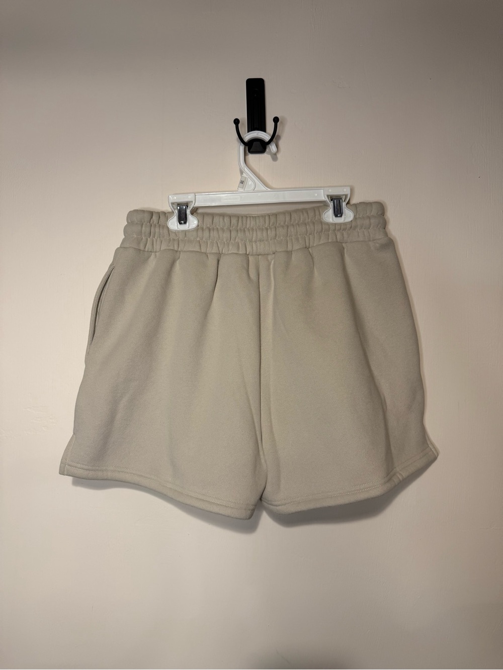 Comfrt Tranquility Collection 2” Sweat Shorts Bone Beige Size Small Loungewear - Picture 2 of 6